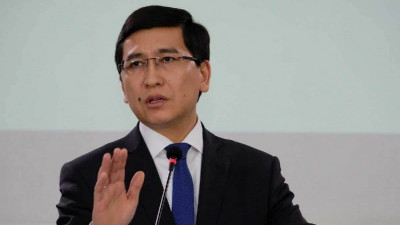 Аймағамбетов ата-аналардың үш жыл көтерген мәселесін шешті