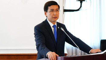 Фотография к новости: Аймағамбетов оқу жылын ұзарту қандай нәтиже  беретінін айтты