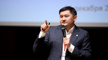 Фотография к новости: Соғыс басталды. Министр мұғалімдердің бала назарын өздеріне аудара алмайтынын айтты