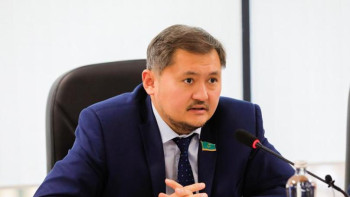 Фотография к новости: Келесі жылы оқушылар ҰБТ-дан бөлек тағы бір тест тапсырады