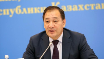 Фотография к новости: Пандемия кезінде дәрігерлермен алдыңғы шепте болды. Тоғжанов ұстаздарға алғыс білдірді