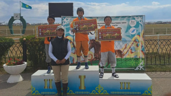 Фотография к новости: Бәйгені бермеген Қадырбектің қос аты