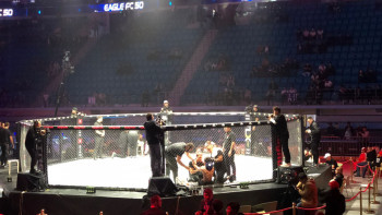 Фотография к новости: Елордада Хабиб Нурмагомедов лигасының EFC 50 турнирі өтіп жатыр