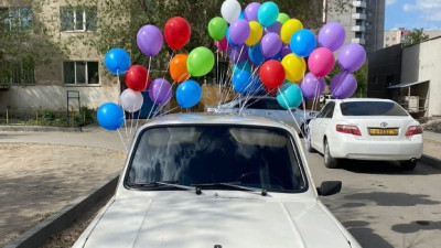 Қазақстандықтар «Запорожец» көлігімен жол апатына түскен зейнеткерге қомақты қаражат жинап берді