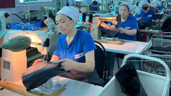 Фотография к новости: Ақтауда  жылына 120 мың аяқ киім өндіріледі