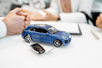 Фотография к новости: Скляр жеңілдетілген автонесие туралы айтты