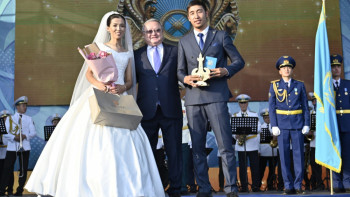 Фотография к новости: Ақтөбеліктер Конституция күнін атап өтті