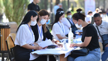 Фотография к новости: Бос орындар жәрмеңкесінде мың жұмыс орны ұсынылды
