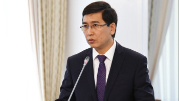 Фотография к новости: Әлеуметтік осал топтағы отбасылардың балалары мектеп формасымен тегін қамтылады - Аймағамбетов