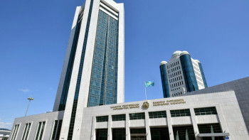 Фотография к новости: Мәжіліс Қостанайдағы өрт салдарынан зардап шеккендерге бір күндік жалақысын аударады