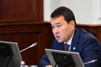 Фотография к новости: Әкімдіктер өңір экономикасының өсу қарқынын төмендетпеуі керек - Смайылов