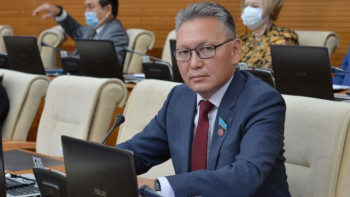 Фотография к новости: Ерлан Смайлов: Конституциялық сот судьяларының мерзімін ұзарту - құқық қорғауды күшейтеді