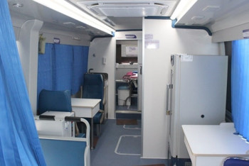 Фотография к новости: Жылжымалы медициналық кешен ауылдарды аралап жүр