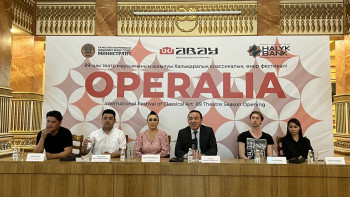 Фотография к новости: Абай атындағы театр жаңа маусымды «Еңлік-Кебек» пен «Алдар көсемен» ашады