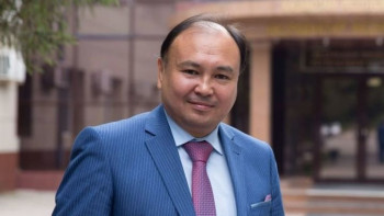 Фотография к новости: Домбыраны ұлықтауға ниеті жоқ па? – Саиров Абаевты сынады