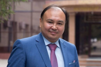 Домбыраны ұлықтауға ниеті жоқ па? – Саиров Абаевты сынады