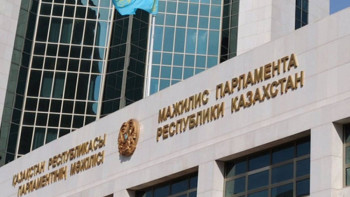 Фотография к новости: Мәжілісте жаңа заң жобалары таныстырылды