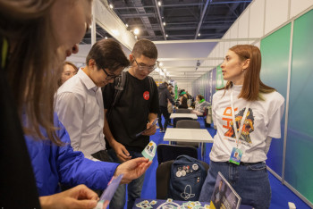 Фотография к новости: Төлем жасау үшін QR-да, смартфон да керек емес. Өнертапқыштардың жаңалығы