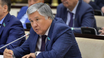 Фотография к новости: ЕЭО туралы заң жобасында еңбек шарттары нақтыланады – сенатор