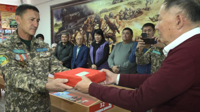 Соғыста қаза болған қос жауынгердің топырағы туған жерлеріне әкелінді