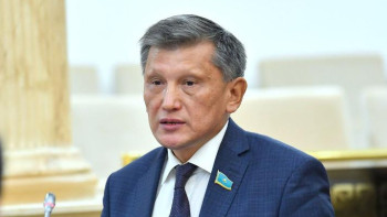 Фотография к новости: Елімізде тұрғысы келсе балаларын қазақ мектебіне беруі керек – Нұртөре Жүсіп