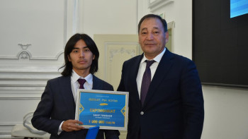 Фотография к новости: Он қаламгер арнайы номинациямен марапатталды