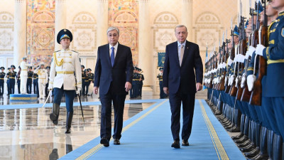 Тоқаев Ердоғанды Ақордада қарсы алды