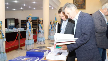 Фотография к новости: Қазақстанның тарихында еуразиялық масштабтағы алғашқы археологиялық форум Түркістанда өтті