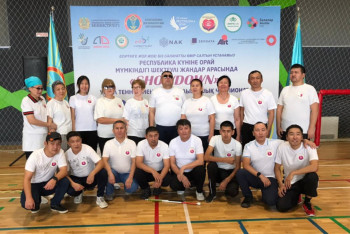 Зағип жандар үстел теннисін ойнайды