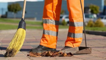 Фотография к новости: Үйінде жанжал шығарғандар көше сыпырады