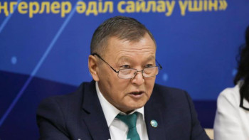 Фотография к новости: Президент бұл марапатты аванс ретінде беріп жатқан сияқты – Серік Ақылбай