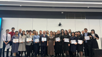 Фотография к новости: С.Өтебаев атындағы Атырау мұнай және газ университеті Республика күнін атап өтті