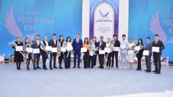 Фотография к новости: Түркістанда «Мәңгілік ел» салтанатты жиыны өтті