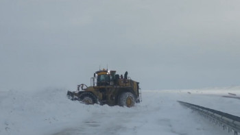 Фотография к новости: Павлодар облысында қыста жолдарды күтіп-ұстауға 1,5 млрд  теңге бөлінді