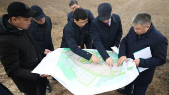 Фотография к новости: Министр мектеп құрылысының жұмысымен танысты