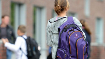 Фотография к новости: Оқушы сөмкесін планшетке айналдырамыз  – министр