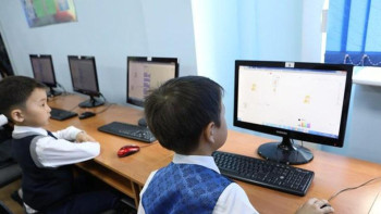 Фотография к новости: Мектептегі интернет. Министр байланыстың неге нашар екенін түсіндірді