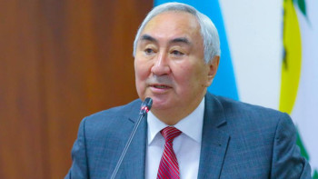 Фотография к новости: Жигули Дайрабаев Нұрлан Әуесбаевты дебатқа шақырды