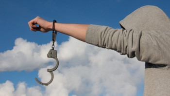 Фотография к новости: Рақымшылық жасалғандардан соттылық қандай жағдайда алынады?