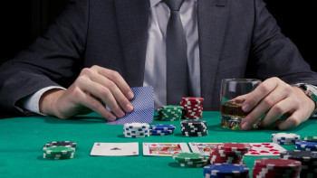 Фотография к новости: Бас прокуратура казиноға барған мемлекеттік қызметшілерге қатаң жаза қолданады