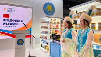 Фотография к новости: Шұбат, ұн, макарон. Шанхайдағы ЭКСПО-ға Қазақстан қандай өнімін ұсынды?