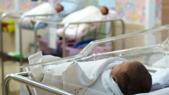 Фотография к новости: 2 млн теңге. АХАЖ қызметкері жаңа туған нәрестелерді сатқан