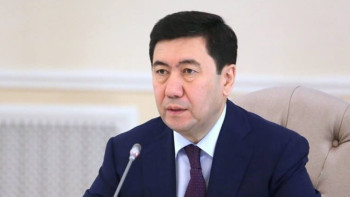 Фотография к новости: Қошанов: Өңірлерді аралау үшін ақысыз демалысқа шықтым