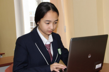 Фотография к новости: Ақтөбелік оқушы Ахмет Бaйтұрсынұлы мысaлдaрын комикстер aрқылы оқуды ұсынды