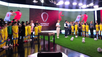 Фотография к новости: Әлем чемпионаты: Тұсаукесер рәсім, онлайн трансляция, қазақ комментаторлары