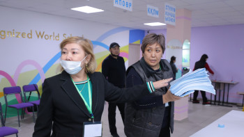 Фотография к новости: Биылғы сайлауда байқаушылар арасында бәсекелестік көрген жоқпын – төрайым учаске жұмысын қорытындылады