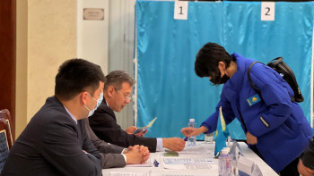 Фотография к новости: Учаскеге тіркелгеннің барлығы сайлауға қатысты. Бейжіңде дауыс беру аяқталды