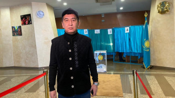 Фотография к новости: Алматыда өнер мен әдебиет қайраткерлері дауыс берді