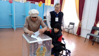 Фотография к новости: Мүмкіндігі шектеулі азаматтар да сайлауда белсенділік танытты