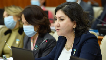 Фотография к новости: Болашақ дәрігерлерді дайындау саласында бәсекелестік төмен - депутат